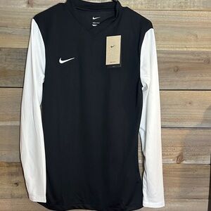 Nike Men's Black and White Jersey